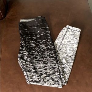EUC Zella reversible legging Sz. L